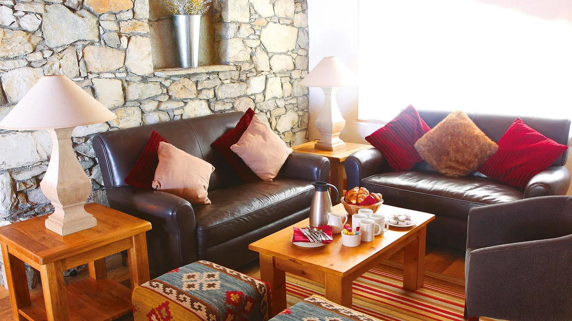 Hotel L'Aiguille Percee 蒂涅